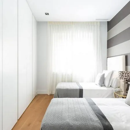 Lovely Up To 6 Guests Appartement *