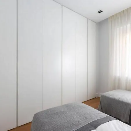 Διαμέρισμα Lovely Up To 6 Guests
